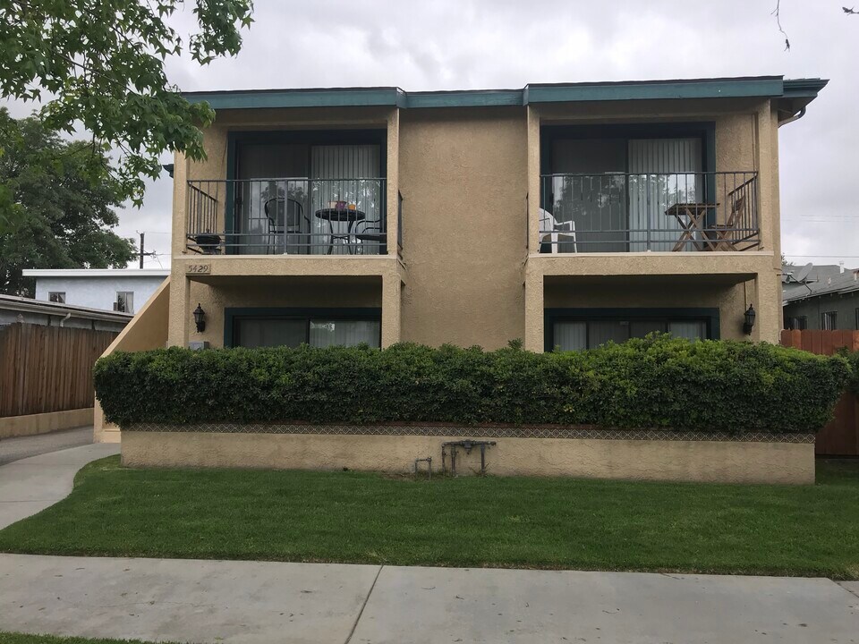 5429 Troost Ave, Unit 4 in North Hollywood, CA - Foto de edificio