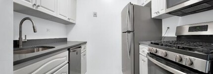 220 E 65th St in New York, NY - Building Photo - Building Photo