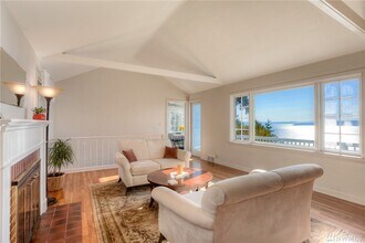 2739 SW 170th St in Burien, WA - Building Photo - Building Photo