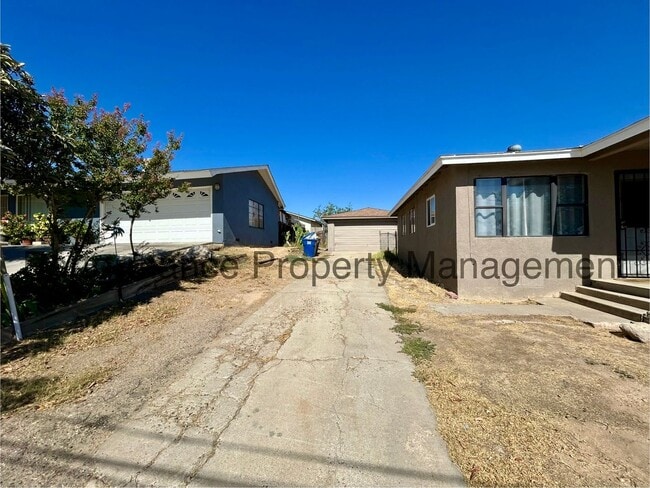 1509 El Serento Dr in Bakersfield, CA - Building Photo - Building Photo