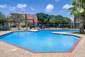 10110 Forum W Dr in Houston, TX - Building Photo - Building Photo