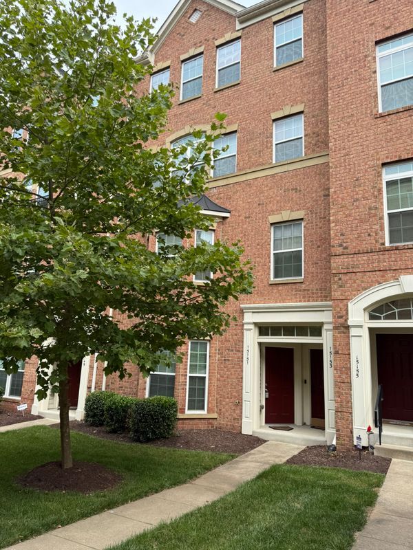 property at 15153 Leicestershire St