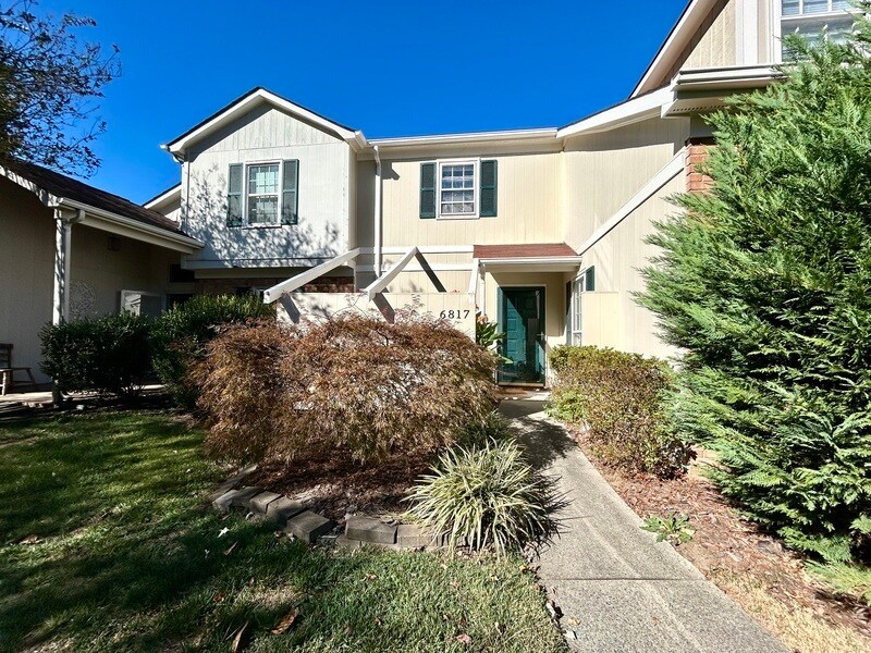 6817 El Greco Ct in Charlotte, NC - Building Photo