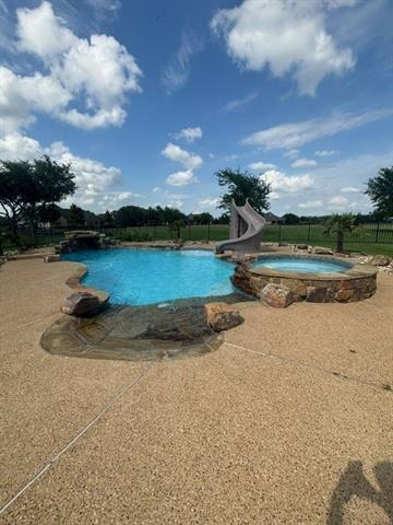 2902 Troon Rd in Ennis, TX - Building Photo - Building Photo