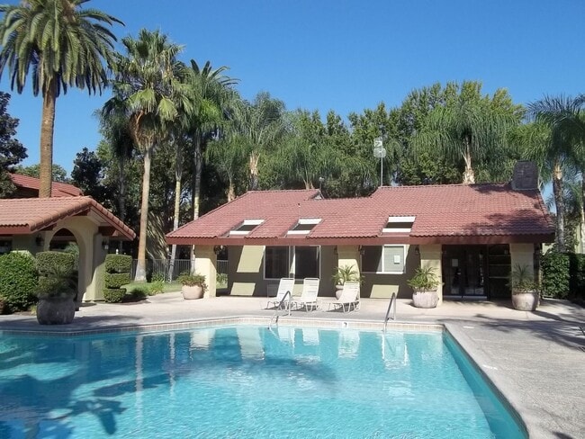 2909 Huntington Blvd in Fresno, CA - Building Photo - Building Photo