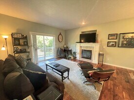 1723 NW Wonderview Ave in Gresham, OR - Building Photo