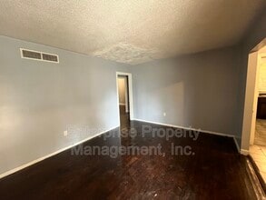 1848 Woodburn Dr in Memphis, TN - Building Photo - Building Photo