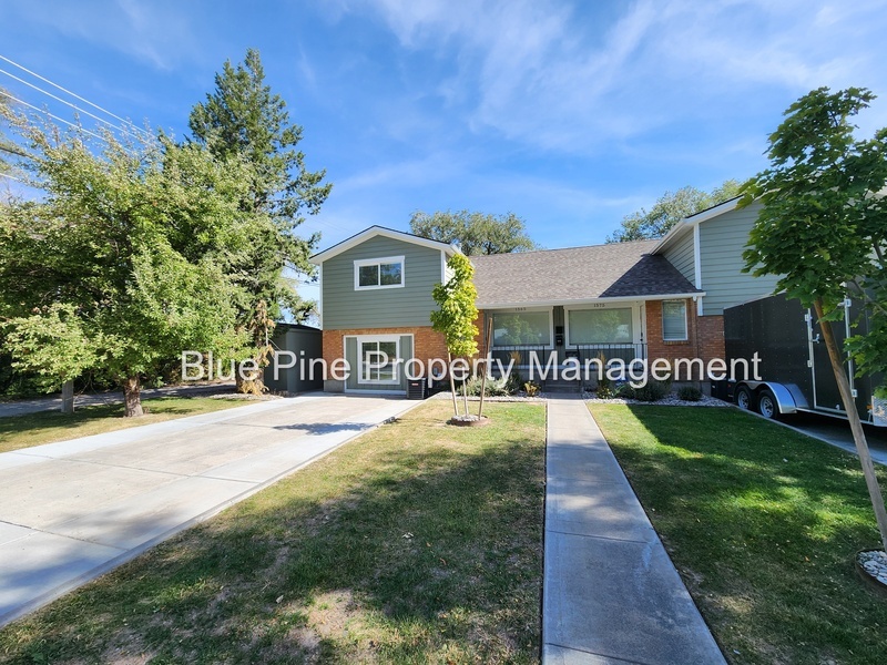 1565 S Higbee Ave in Idaho Falls, ID - Foto de edificio