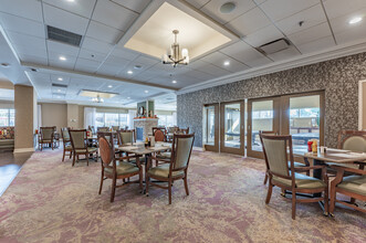 Tapestry Senior Living Moon Township in Coraopolis, PA - Foto de edificio - Interior Photo