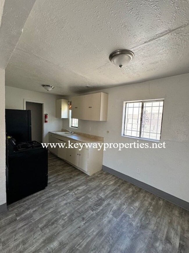 305 Wisconsin St NE in Albuquerque, NM - Building Photo - Building Photo