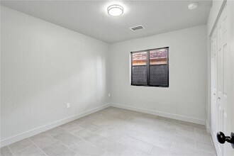 861 NW 6th Ave, Unit 1 in Pompano Beach, FL - Foto de edificio - Building Photo
