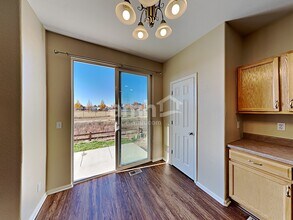 5525 Kittredge St in Denver, CO - Foto de edificio - Building Photo