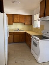 2002 W Gardenia Dr in Phoenix, AZ - Foto de edificio - Building Photo