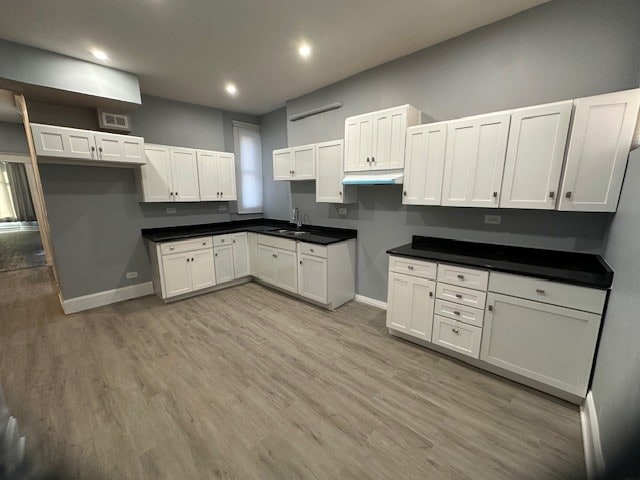 1945 S Kedzie Ave, Unit FL-2 in Chicago, IL - Building Photo - Building Photo