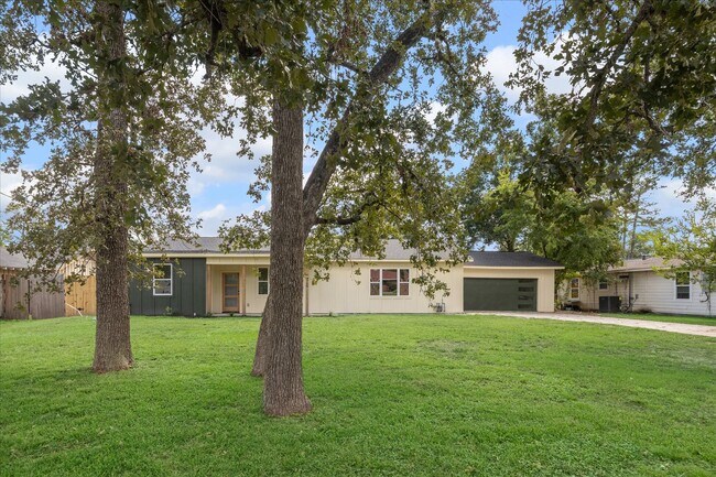 3709 Brookwoods Dr in Houston, TX - Building Photo - Building Photo