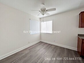 1814 N Decatur Blvd, Unit #204 in Las Vegas, NV - Building Photo - Building Photo