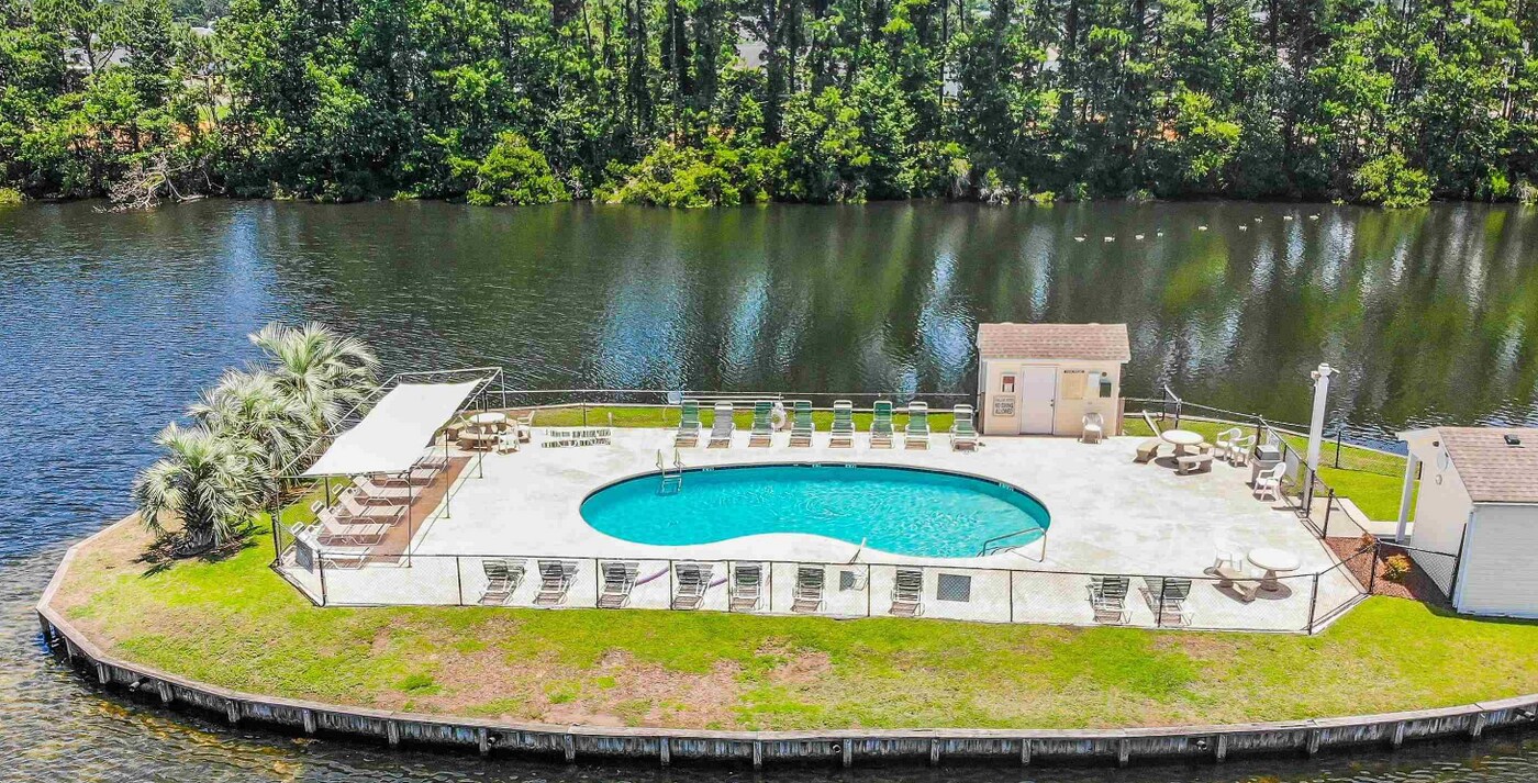 2166 Clearwater Dr in Myrtle Beach, SC - Building Photo