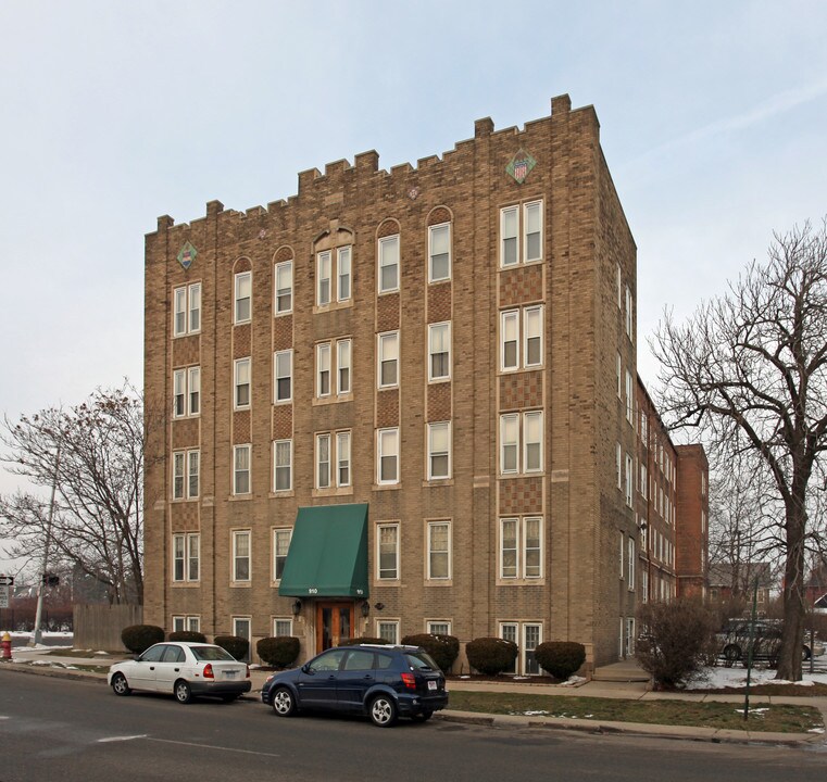 Silson Apartments in Detroit, MI - Building Photo