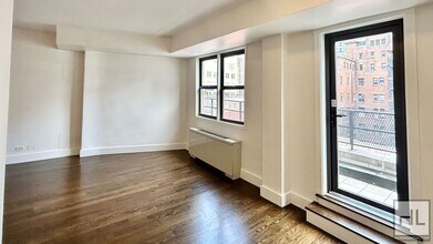 EAST 63 STREET in New York, NY - Building Photo - Building Photo