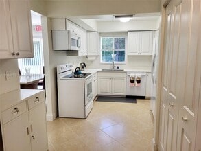 10374 Sleepy Brook Way in Boca Raton, FL - Building Photo - Building Photo
