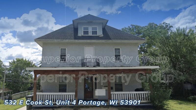 532 E Cook St in Portage, WI - Building Photo