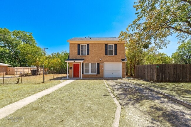 1725 Avenue D, Unit D in Abilene, TX - Foto de edificio - Building Photo