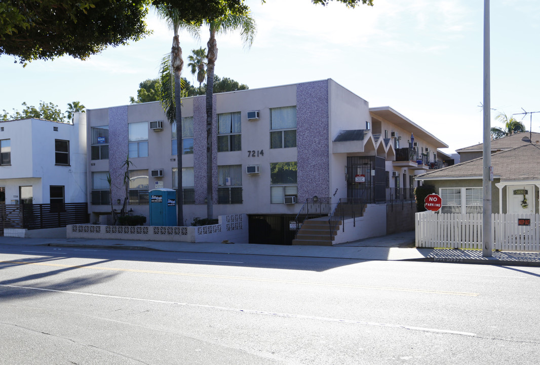 7214 Fountain Ave in West Hollywood, CA - Foto de edificio