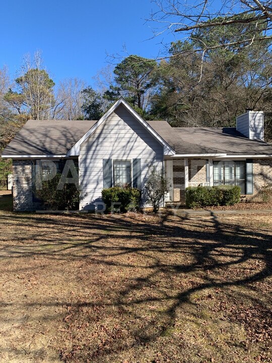 5821 Acacia Ct in Montgomery, AL - Building Photo