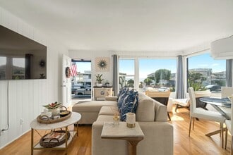 2464 Hermosa Ave in Hermosa Beach, CA - Building Photo - Building Photo