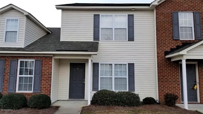 4140 Dudleys Grant Dr, Unit B in Winterville, NC - Foto de edificio - Building Photo