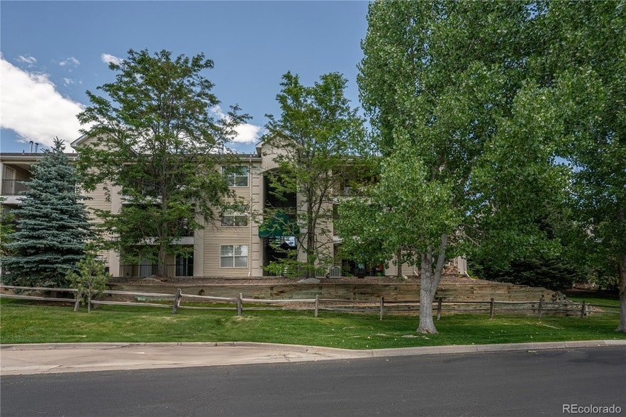 12208 W Dorado Pl, Unit 207 in Littleton, CO - Building Photo