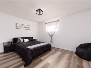 21116-21124 SE Reed Market Rd in Bend, OR - Foto de edificio - Building Photo