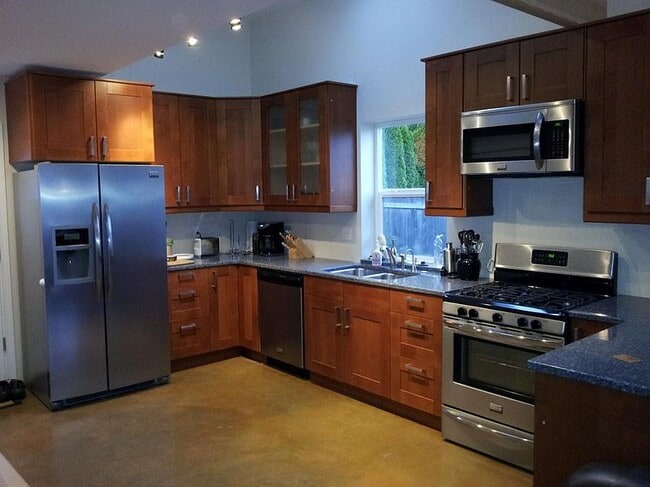 6117 NE 9th Ave in Portland, OR - Building Photo - Building Photo