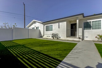 13327 Strathern St in North Hollywood, CA - Building Photo - Building Photo