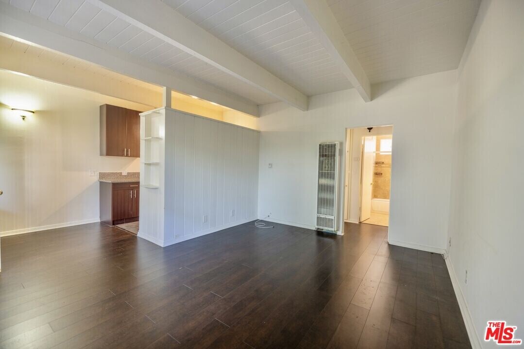 451 S Oakhurst Dr in Beverly Hills, CA - Building Photo