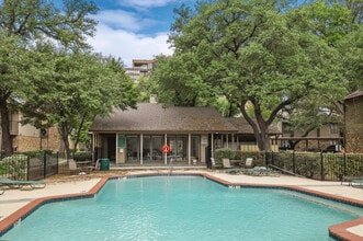 5300 Keller Springs Rd in Dallas, TX - Building Photo - Building Photo