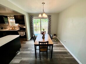 8099 Nuttals Grove Rd in Plum, PA - Foto de edificio - Building Photo