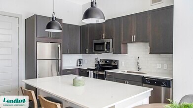 2511 Montopolis Dr in Austin, TX - Building Photo - Building Photo