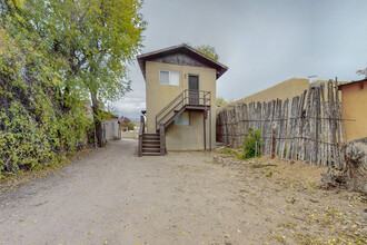 752 Agua Fria St in Santa Fe, NM - Building Photo - Building Photo