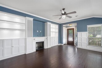 8600 Harrier Dr in Austin, TX - Building Photo - Building Photo