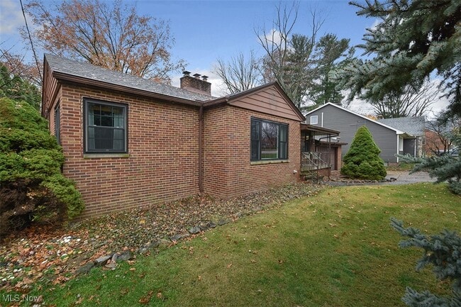 21775 Hillsdale Ave in Fairview Park, OH - Building Photo - Building Photo