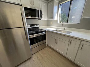 2637 NW 63rd St, Unit 1 in Seattle, WA - Foto de edificio - Building Photo