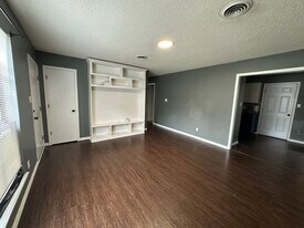 610 W 4th Pl in Russellville, AR - Building Photo