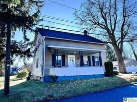 3450 W Columbia St in Hokendauqua, PA - Building Photo