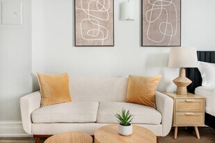 240 W 73rd St, Unit SI ID1022053P in New York, NY - Building Photo