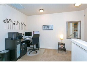 7954 NE Miriam Way in Hillsboro, OR - Building Photo - Building Photo