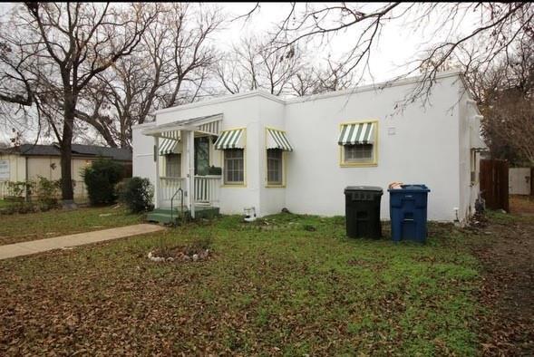 1104 N Main St in Carrollton, TX - Building Photo