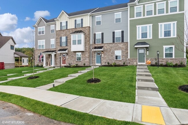 5040 Spruce Rd in Gibsonia, PA - Foto de edificio - Building Photo
