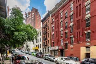 245 E 94th St in New York, NY - Building Photo