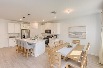 14406 SW Skye Dr in Port St. Lucie, FL - Foto de edificio - Building Photo